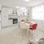 Slavica-1 By Interhome דירה