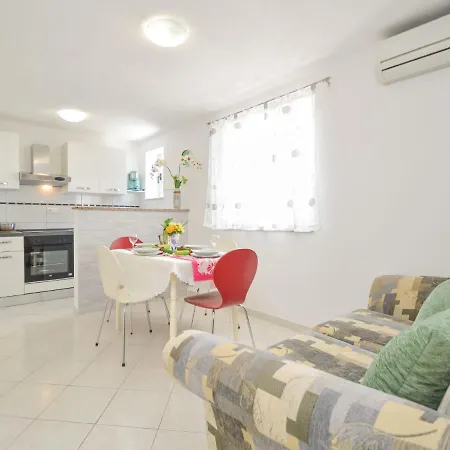 Slavica-1 By Interhome Apartmán